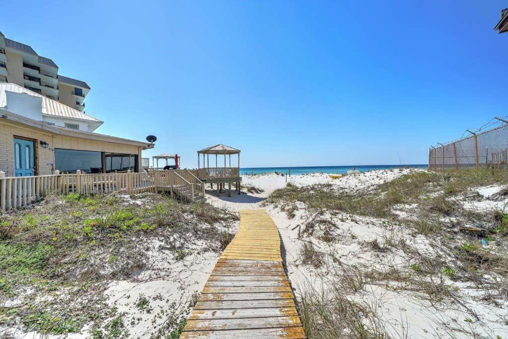 Sunrise Terrace - Pool, Beach Access, Rooftop Deck Holiday home *