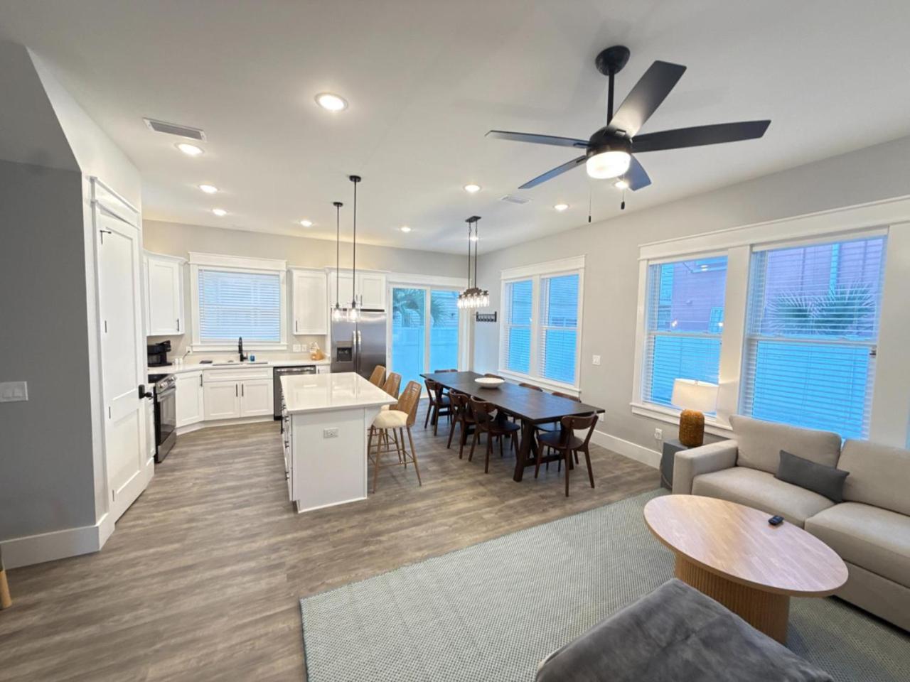 Holiday home Sunrise Terrace - Pool, Beach Access, Rooftop Deck *